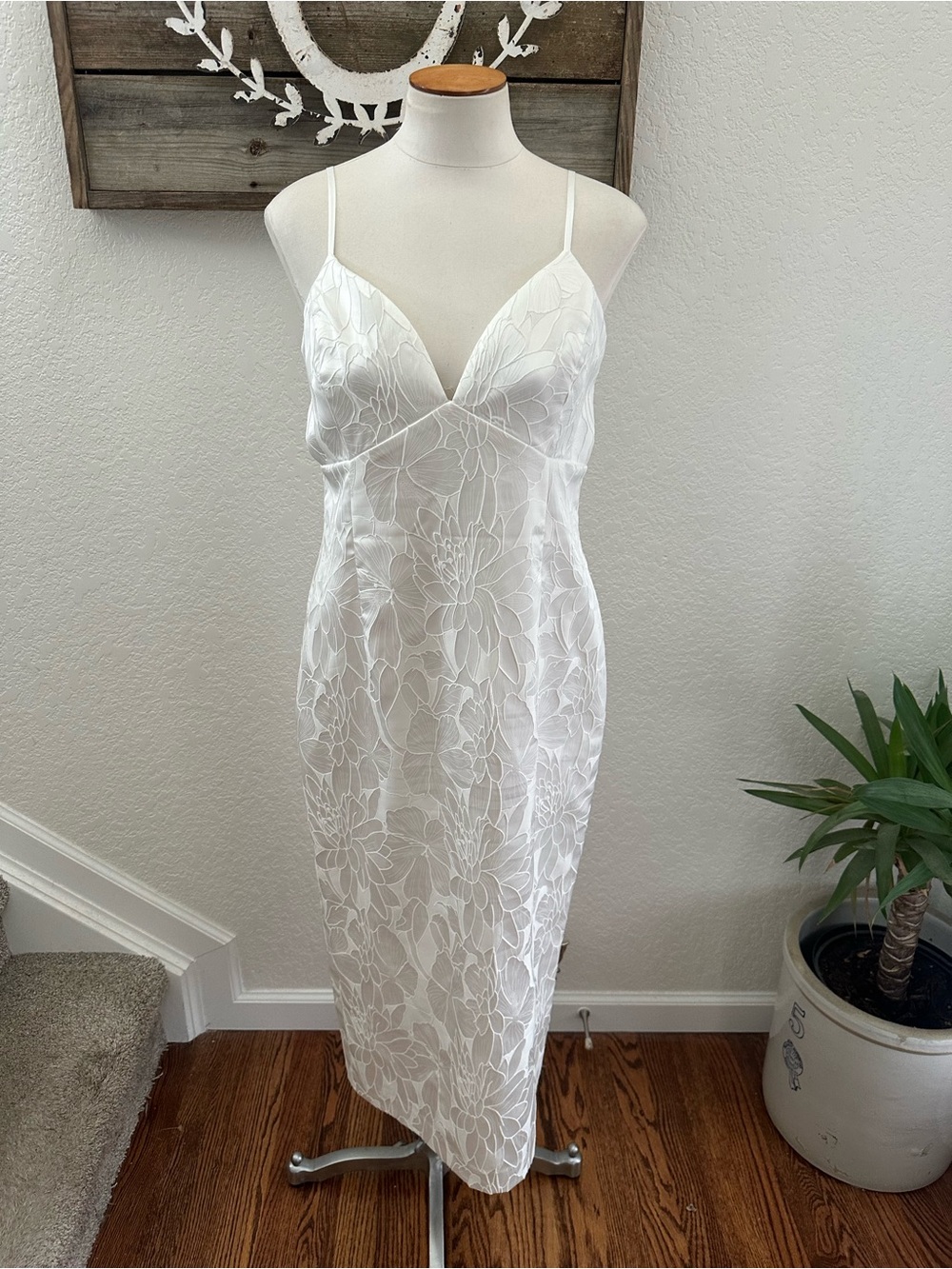 WHBM white brocade textured midi dress ladies size 10